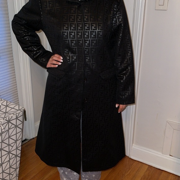 Preloved Fendi black long coat with hood FF logo pristine condition size M - Picture 3 of 11